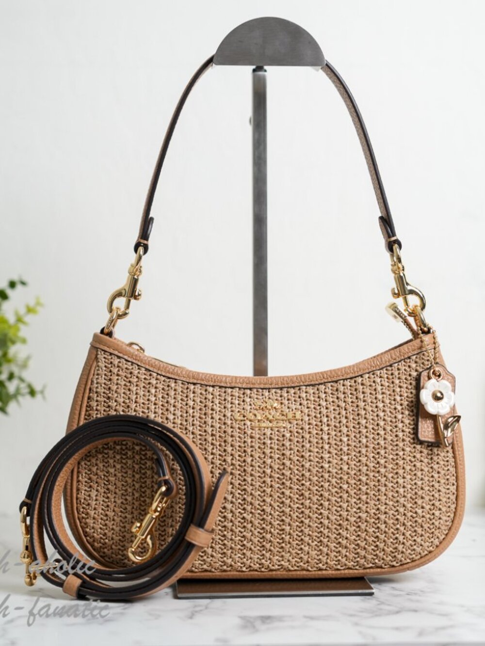 COACH CEC43 Teri Shoulder Bag With Charm straw/Im/Toast Leather - Picture 6 of 13